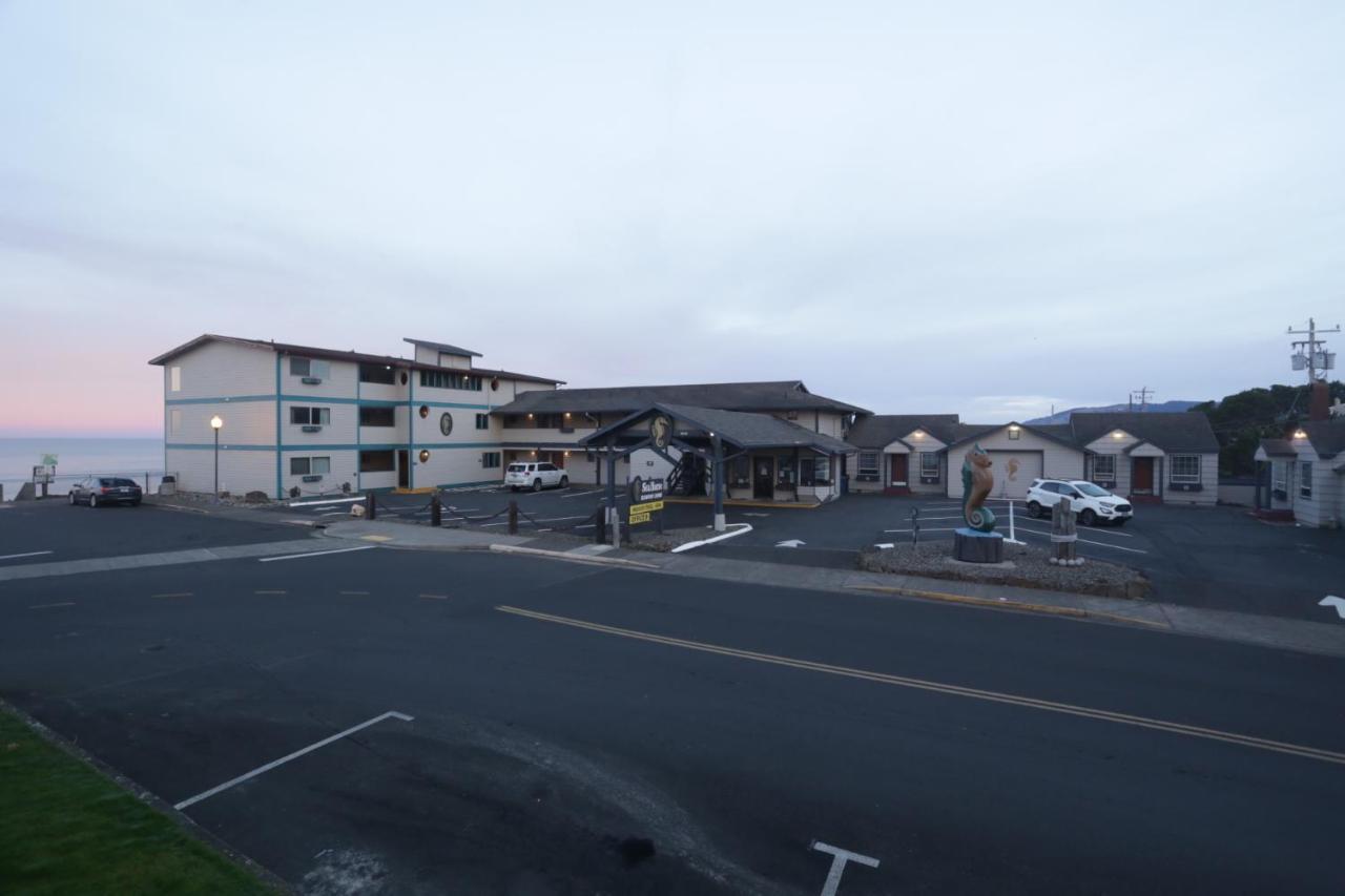 Seahorse Oceanfront Lodging Lincoln City Exterior photo