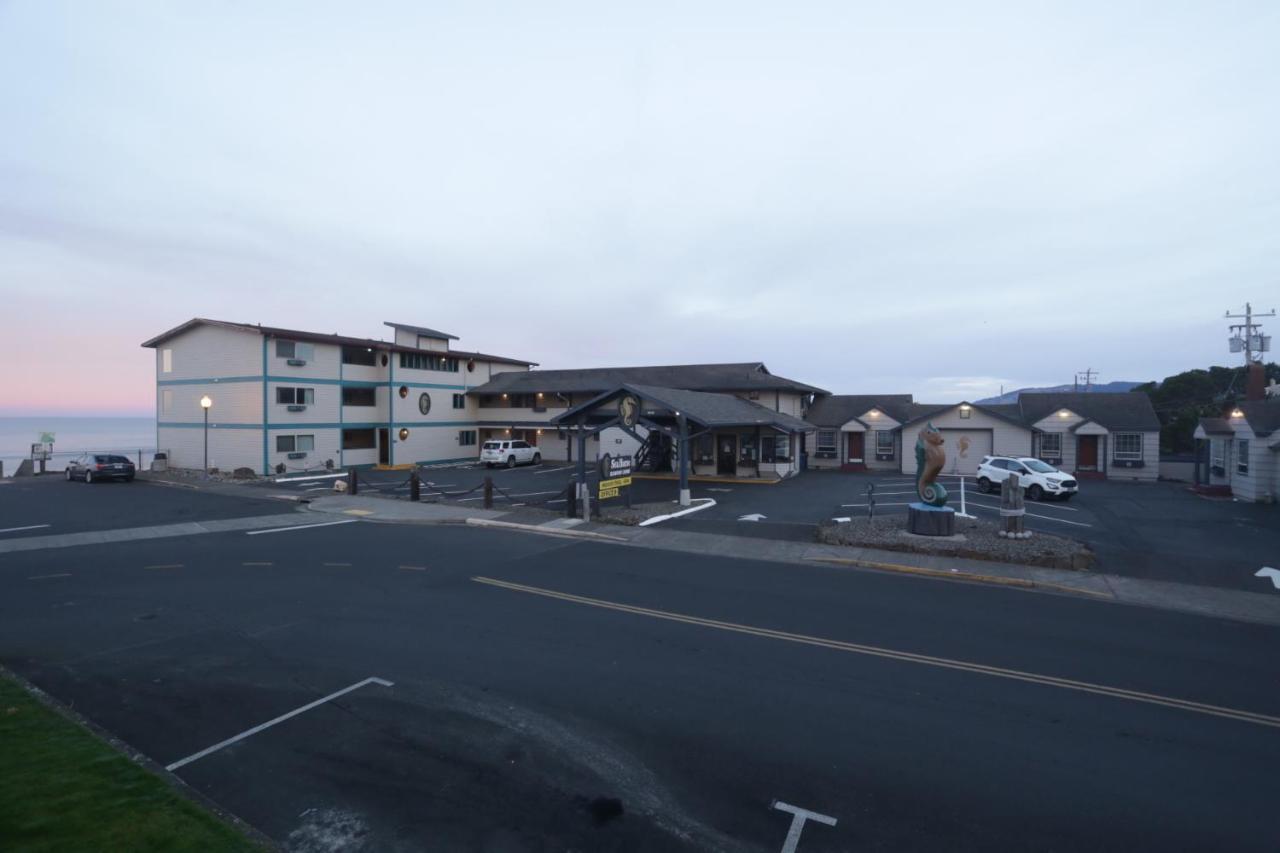 Seahorse Oceanfront Lodging Motel Lincoln City Exterior photo
